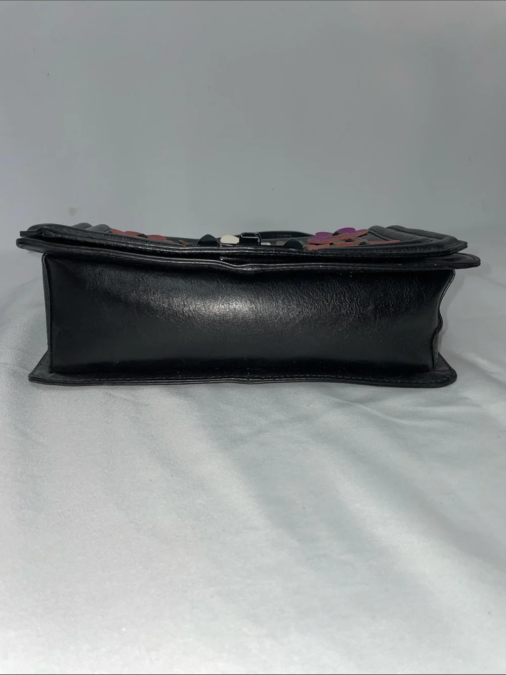 REBECCA MINKOFF LEATHER CROSSBODY BAG WITH LEATHER APPLIQUÉ FLOWERS FTL-07-155